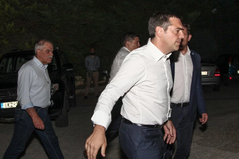 Νομική υποχρέωση η παραίτηση Τσίπρα: Αυτά προβλέπει το Σύνταγμα – Τι σημαίνει η ομολογία περί «πολιτικής ευθύνης» – 110 νεκροί επί ΣΥΡΙΖΑΝΕΛ!